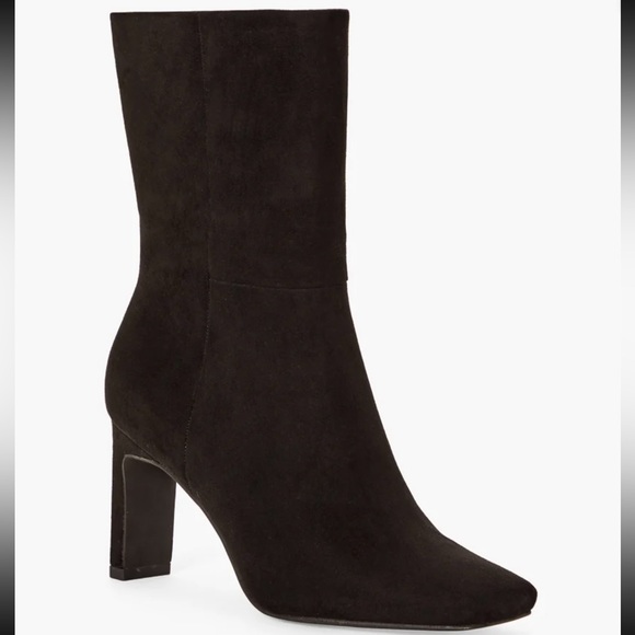 Shoes - OPEN TO ALL OFFERS Black Boot